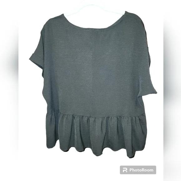 ee:Some black top size small - Picture 2 of 3